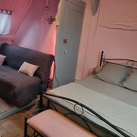Le Lion Dort Bed & Breakfast Cormeilles-en-Parisis ภายนอก รูปภาพ