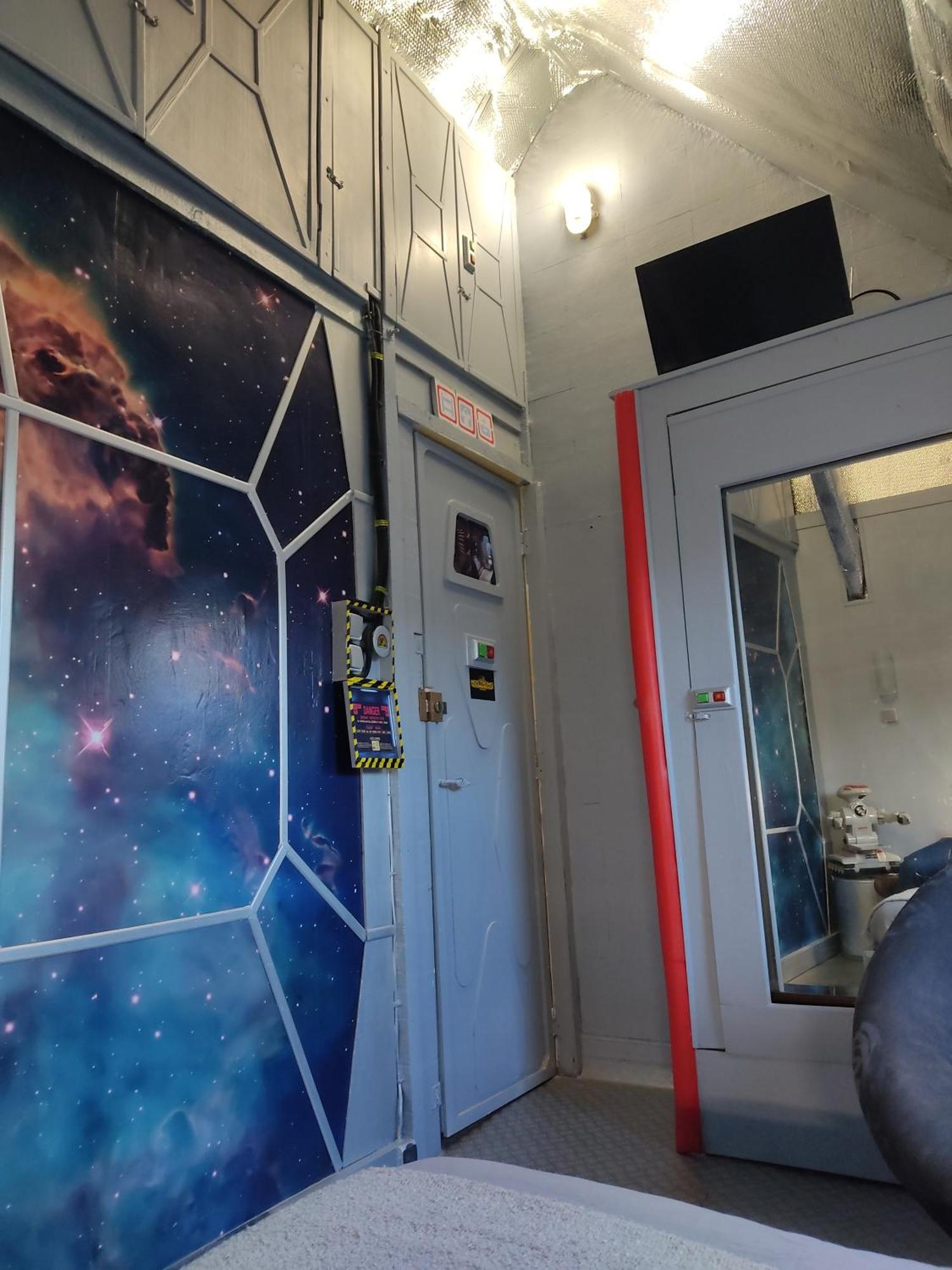 Le Lion Dort Bed & Breakfast Cormeilles-en-Parisis ภายนอก รูปภาพ